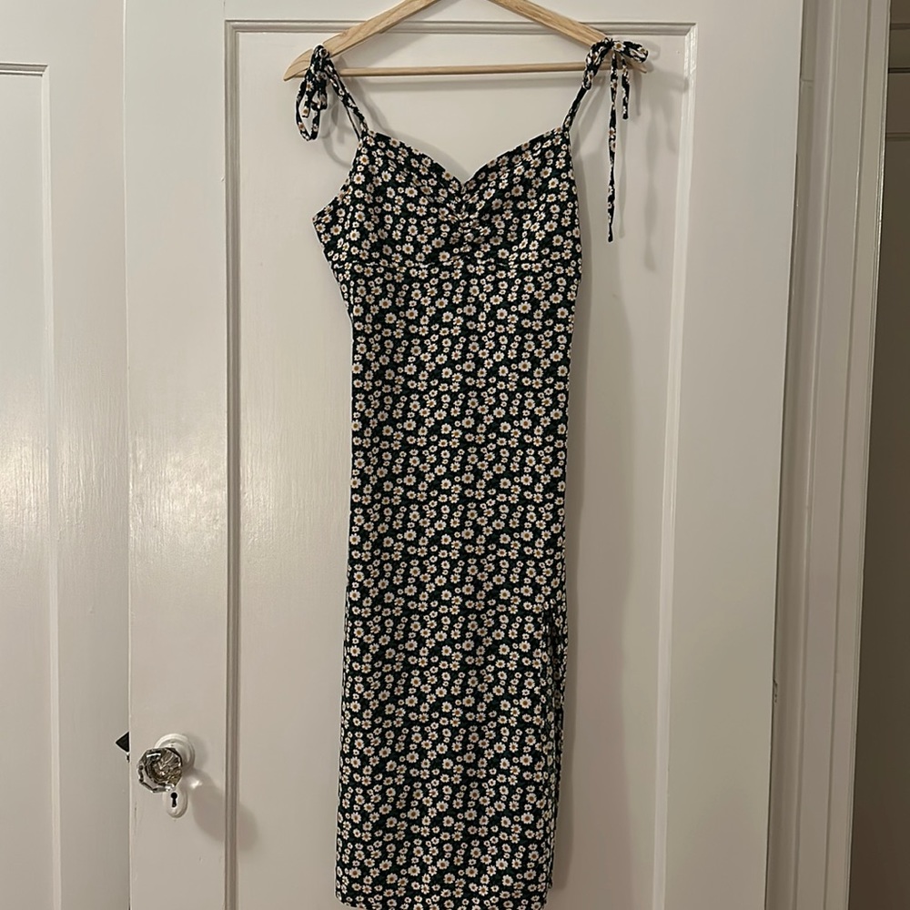 Daisy Print midi dress w/ Side slit